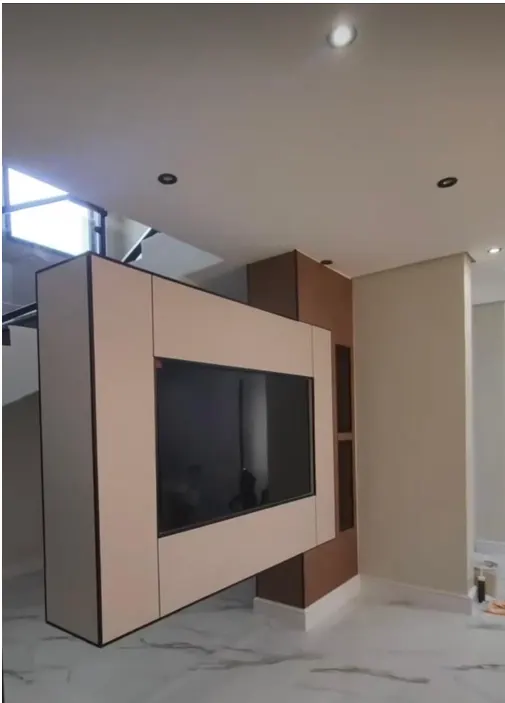 تصميم ديكور داخلي بلمسات برونزية دافئة في الأحساء